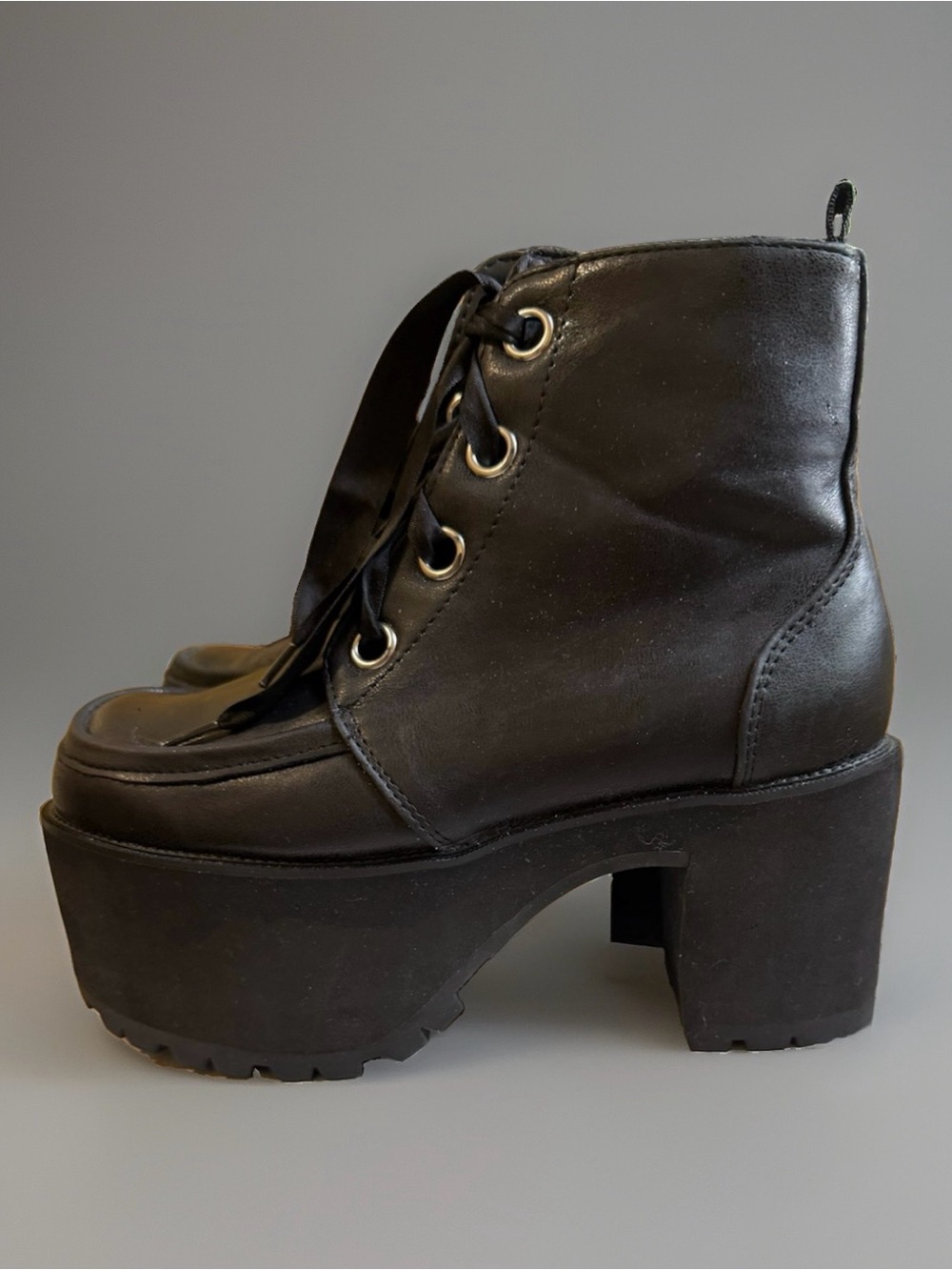 T.U.K. Nosebleed Platform Distressed Vegan Leather Boot A8663L Womens US Size 6